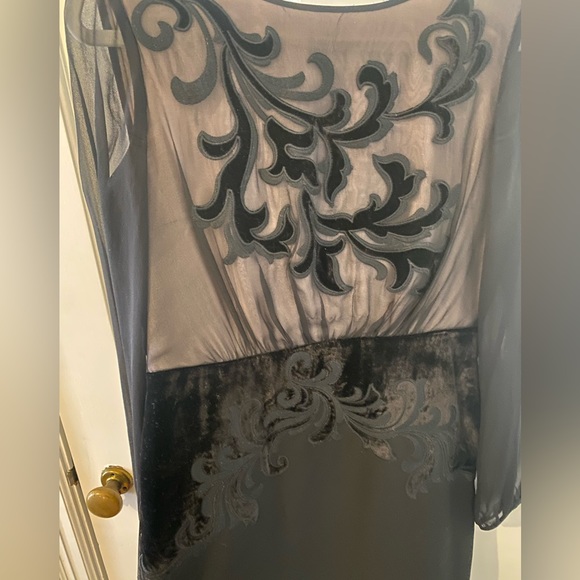 Ann Taylor, size 2 Black Velvet Lace Dress - Picture 2 of 5